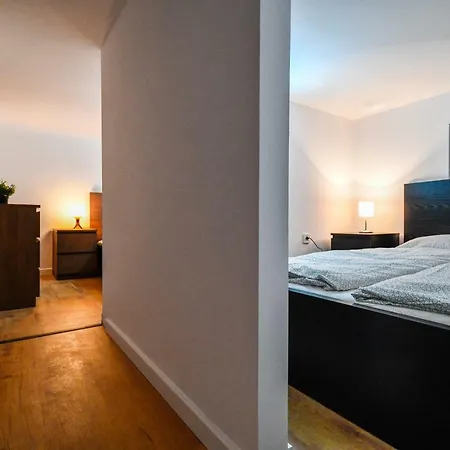 Cosy Two Bedroom Flat,rozsa Street,gin